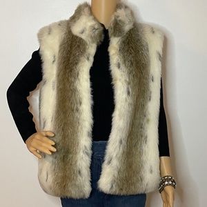 Vintage faux fur cream tan gray zipper mock collared vest with pockets!